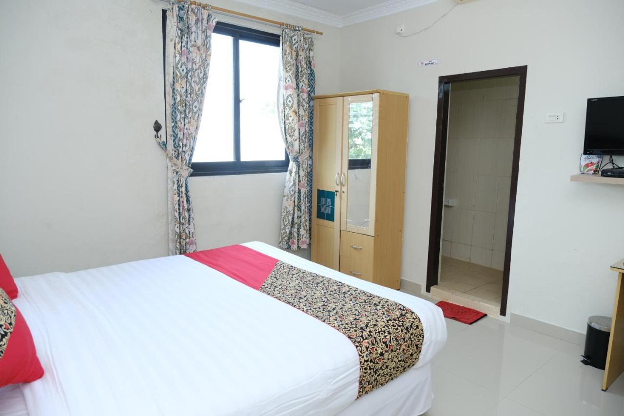 טנג'ונג פנדן Joyful Hotel מראה חיצוני תמונה