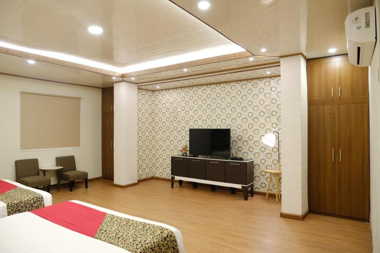 טנג'ונג פנדן Joyful Hotel מראה חיצוני תמונה