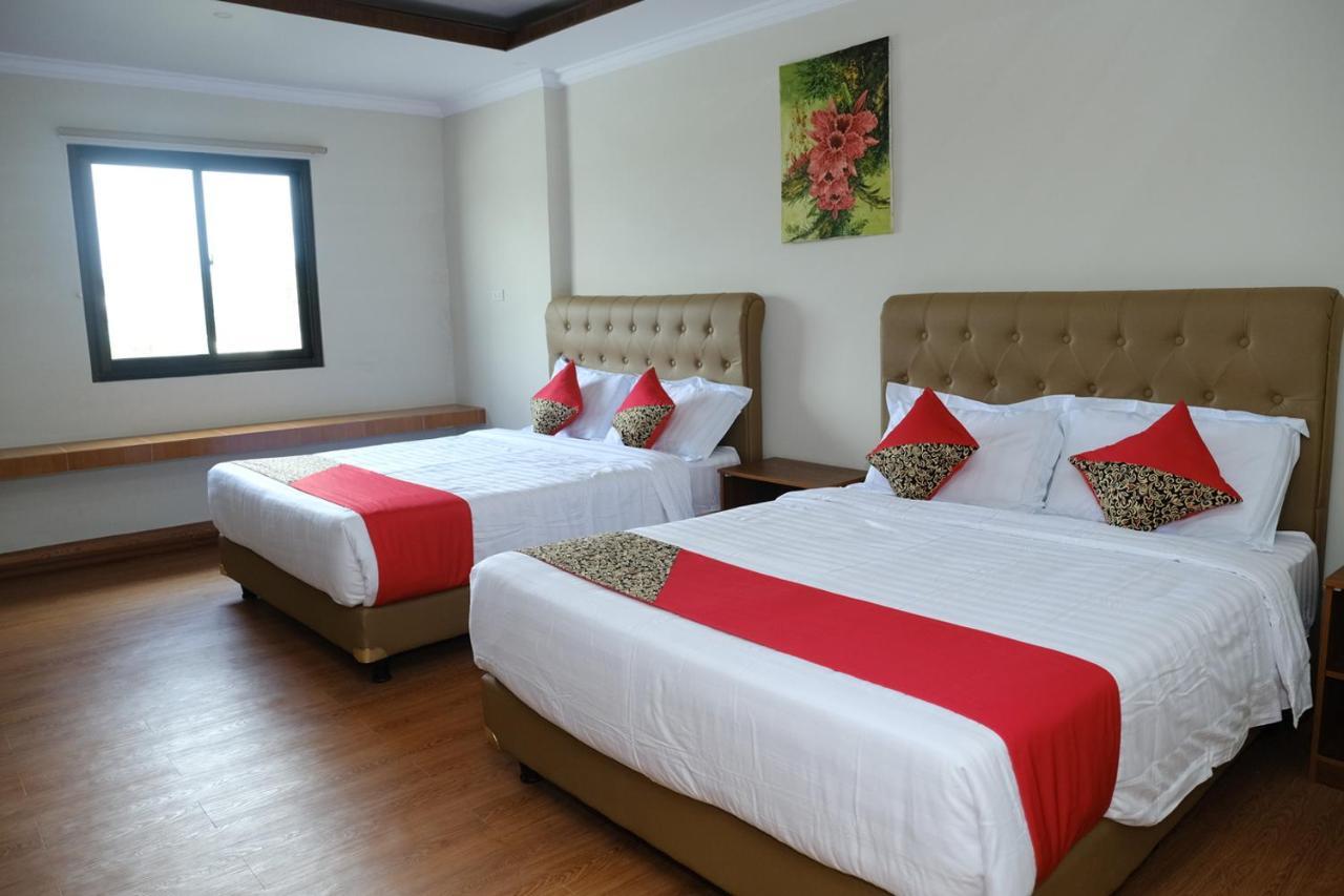 טנג'ונג פנדן Joyful Hotel מראה חיצוני תמונה
