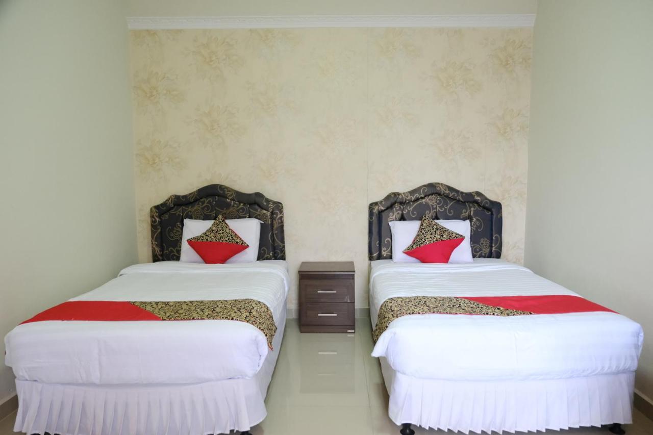 טנג'ונג פנדן Joyful Hotel מראה חיצוני תמונה